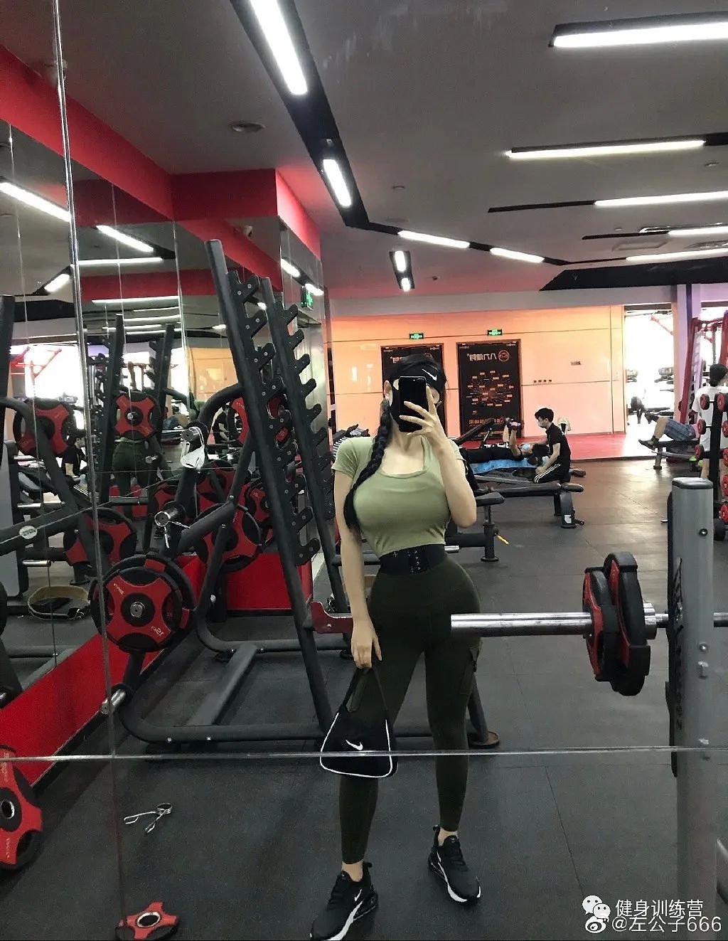 【美女】91cm的胸+97cm的臀!国产妖精身材太勾人,这次我要打码了(组图) - 12