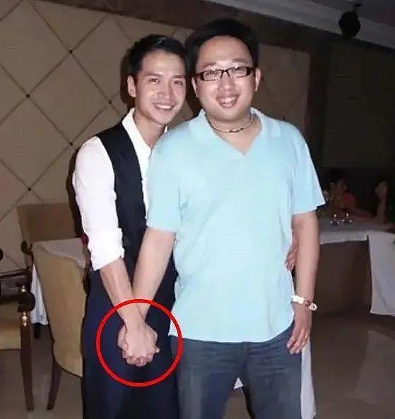 许凯劈腿约炮女同事？于正被爆白月光男友？胡先煦为女友撕粉丝？孙千考驾照不忘营销？违法男星要翻身？（组图） - 2