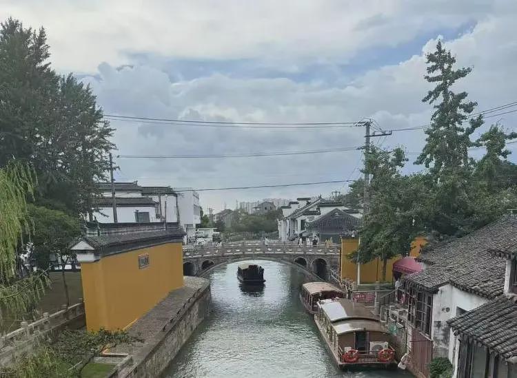 胡雷资助的漂亮女孩,死于畸形(视频/组图) - 1