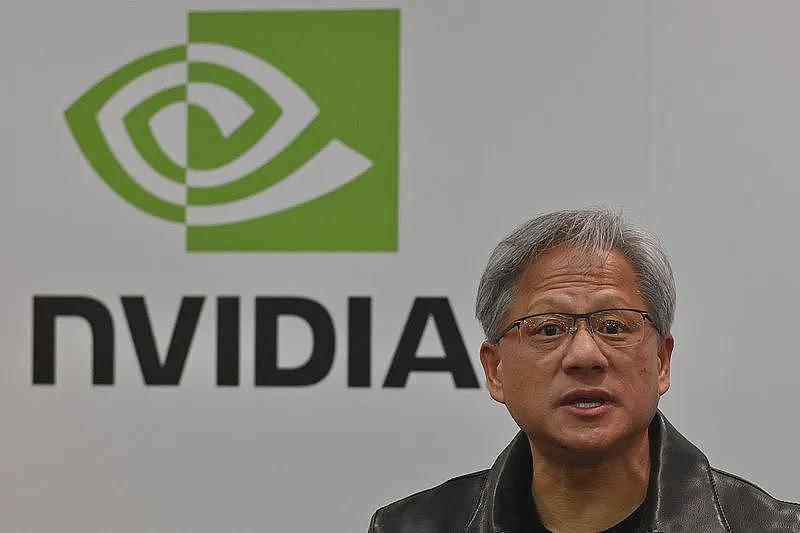 黄仁勋闪访台积电，称新款芯片出口中国由华盛顿定（组图） - 1