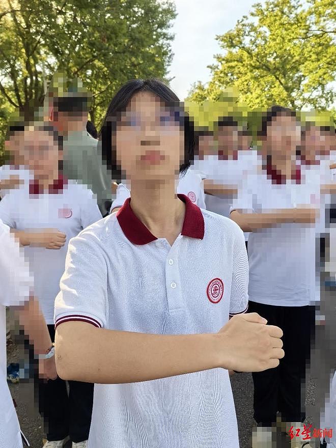上海高一女生军训第三天倒地后死亡，家属：她以前在篮球队，体质不差（组图） - 1
