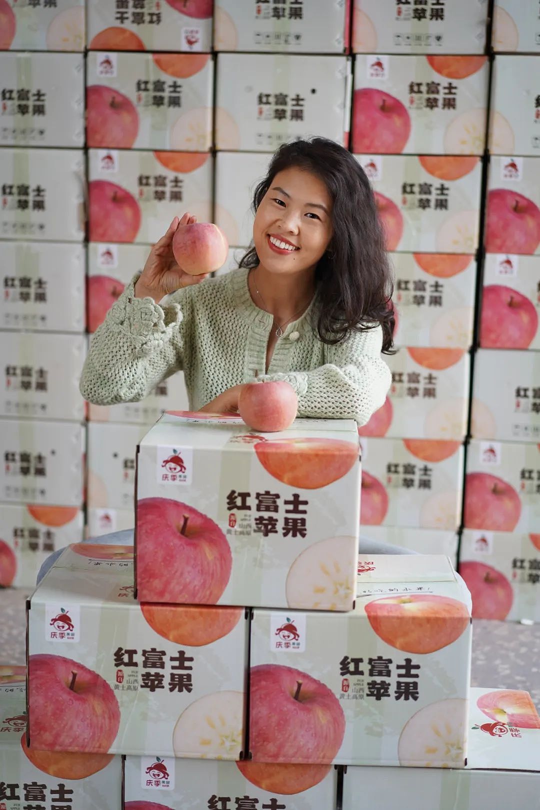 全网求着山西果农涨价！这个留洋女孩把家乡烂果子卖出奢侈品排面（组图） - 5