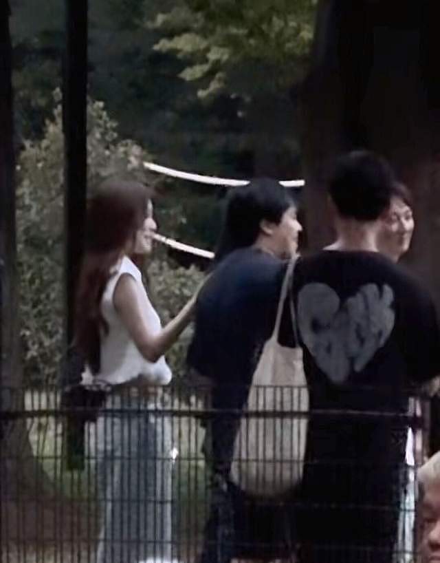 王思聪带新女伴到处游玩！前任懒懒不愿放弃，仍在日本发文示爱！（组图） - 4
