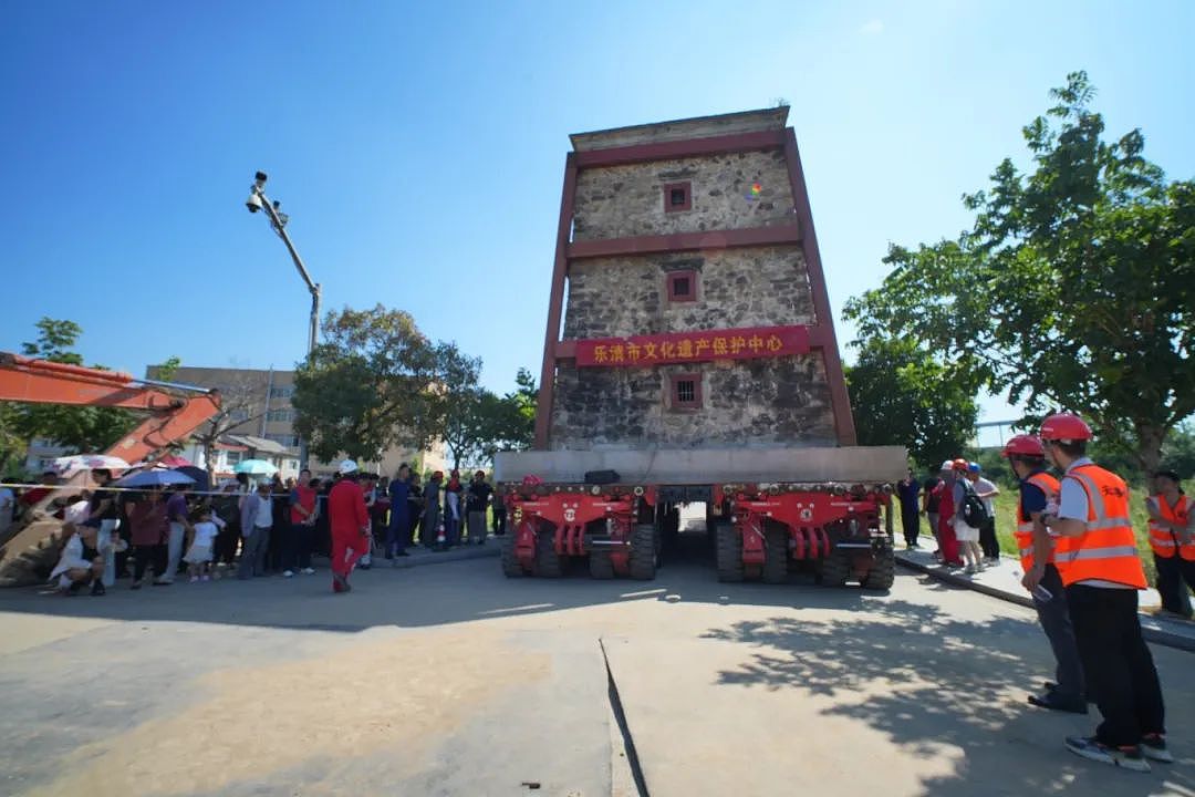 为高速让路，浙江乐清一处百年碉楼坐运输车“搬家”，整体平移300米，耗资近300万（组图） - 3