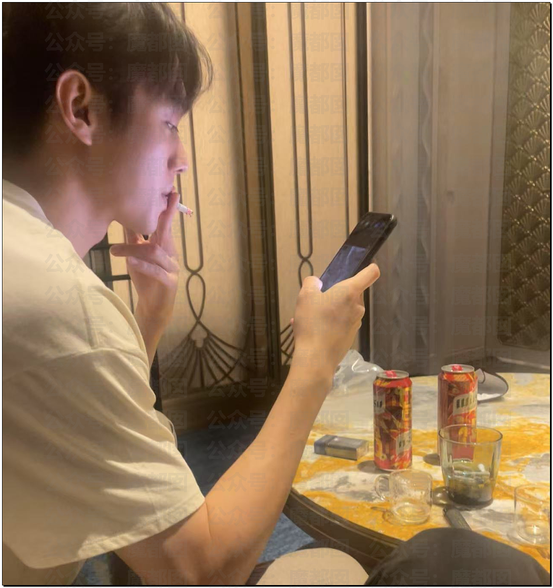 热搜第一!中国顶流男星被曝出轨,和新人开房,私密视频流出(视频/组图) - 22