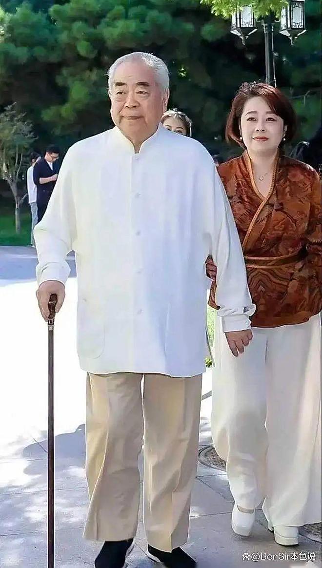 四段婚姻儿女争产,范曾小50岁娇妻徐萌的情史,令人大跌眼镜(组图) - 19