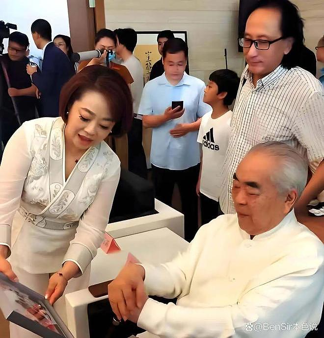 四段婚姻儿女争产,范曾小50岁娇妻徐萌的情史,令人大跌眼镜(组图) - 40