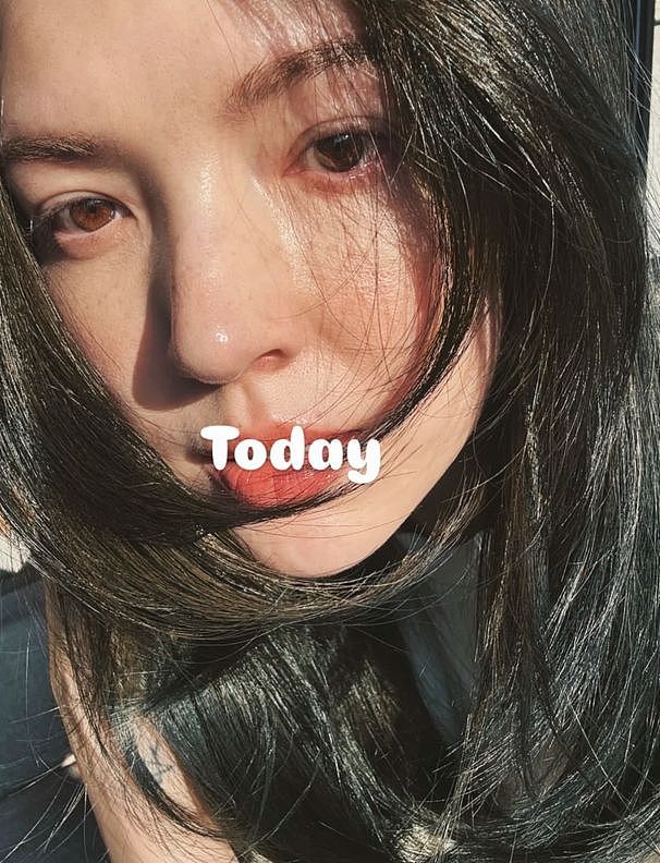 许玮宁产后首次晒自拍照：近距离怼脸拍好美，皮肤白皙紧致气色佳（组图） - 2