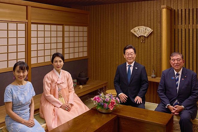 韩国总统太太同框日本首相夫人，身高差醒目，金惠景比金建希知性（组图） - 2