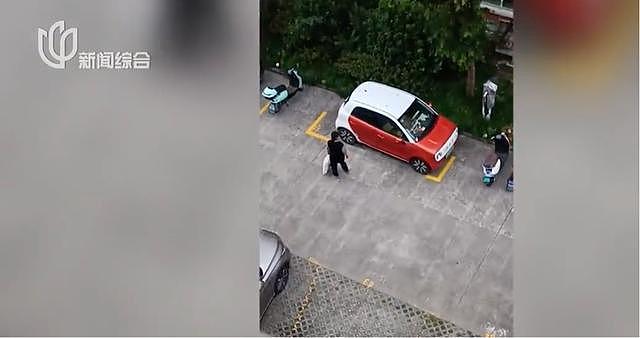 儿子车祸过世后，上海阿姨精神异常！每天在小区里骂人，丈夫竟拒绝送医诊断（组图） - 1