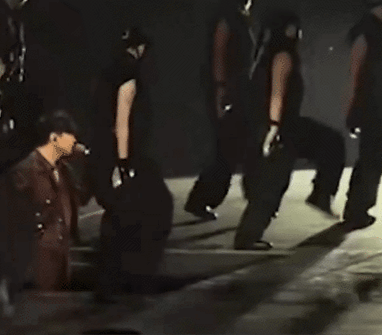 杨宗纬跌落2米舞台，紧急抬走送医，发文祈求老妈别看热搜（组图） - 12