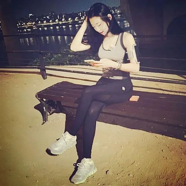 【美女】36D大长腿蜜桃臀,凸显完美曲线,网友:这才是真正的健身女神(组图) - 9