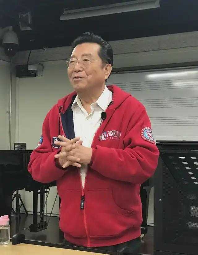 娱记辟谣李双江儿子美国赌博输掉5800万：李天一在北京，近期并未出国（组图） - 1