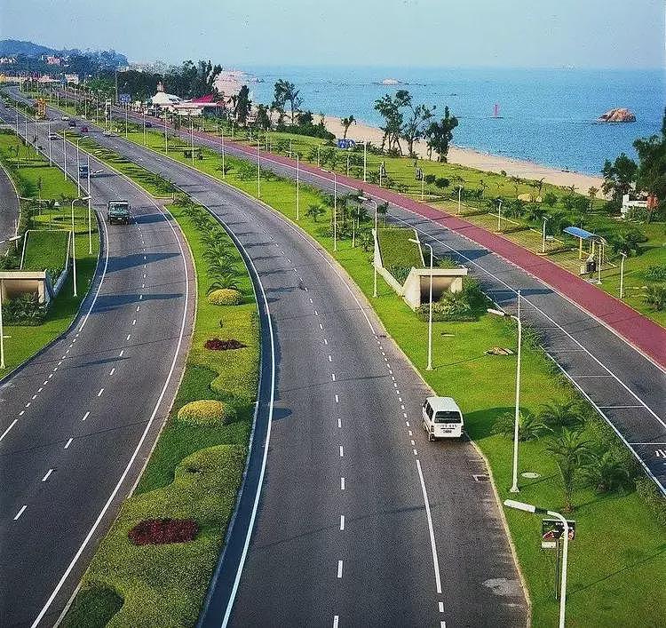 为什么全世界只有中国有独特的道路中央绿化带？（组图） - 4