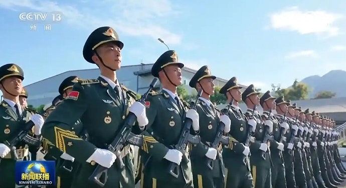 九三大阅兵!仪仗方队率先亮相,男女官兵平均身高180,年仅23岁(组图) - 4