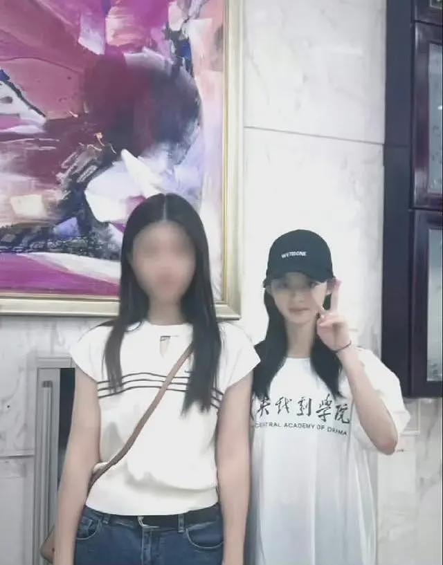 “天价耳环”风波过后,黄杨钿甜前往中戏报到!拍戏上学两不误,网友:脸皮真厚(组图) - 3