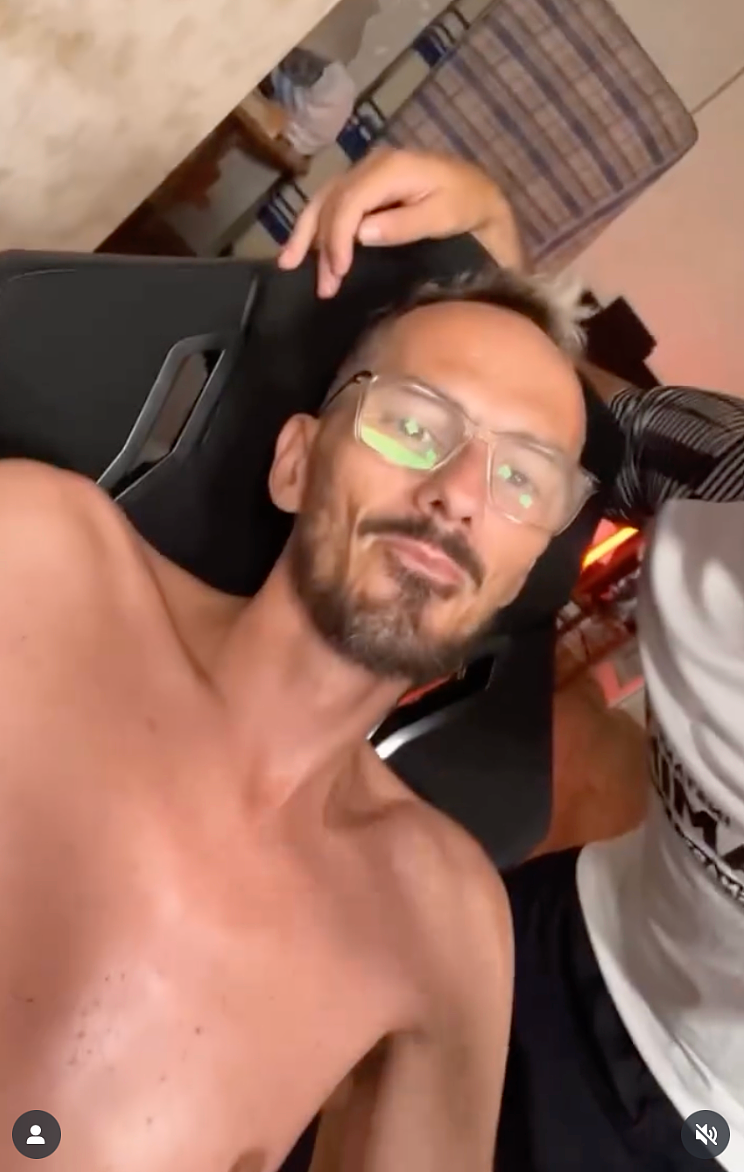 主播直播死亡轰动外网，死前遭同事各种虐打羞辱，然而网友们却麻木观看...（组图） - 12