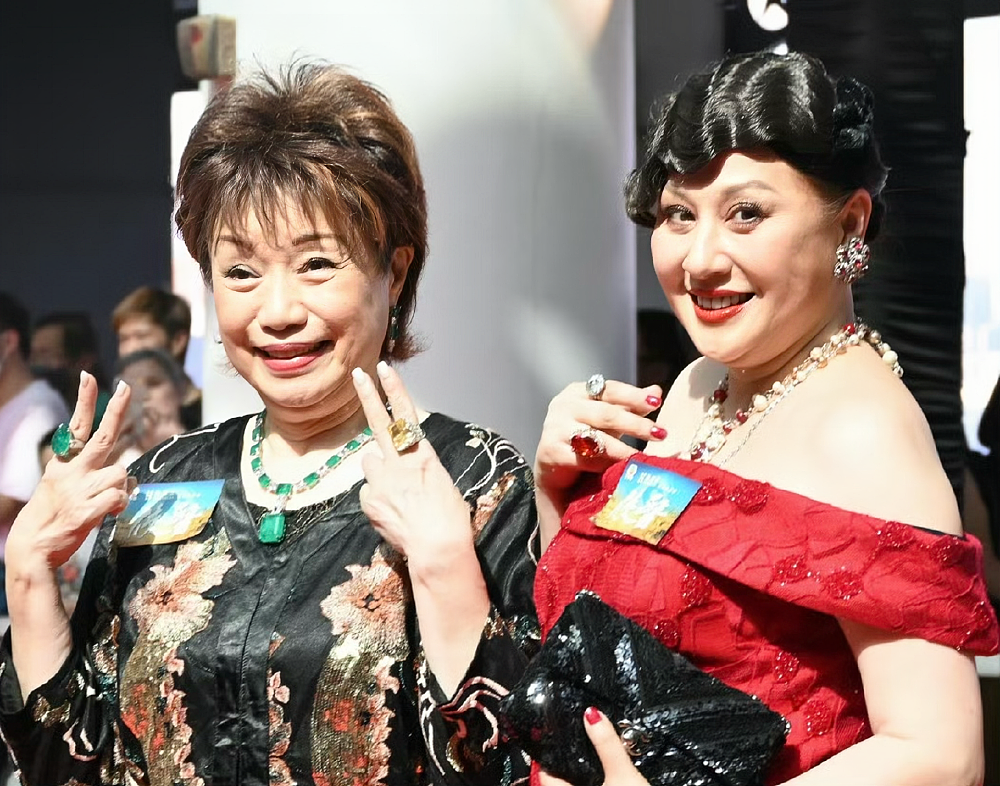 香港知名女星容貌大变，出席活动突然中途退场，患甲亢身体出问题（组图） - 4