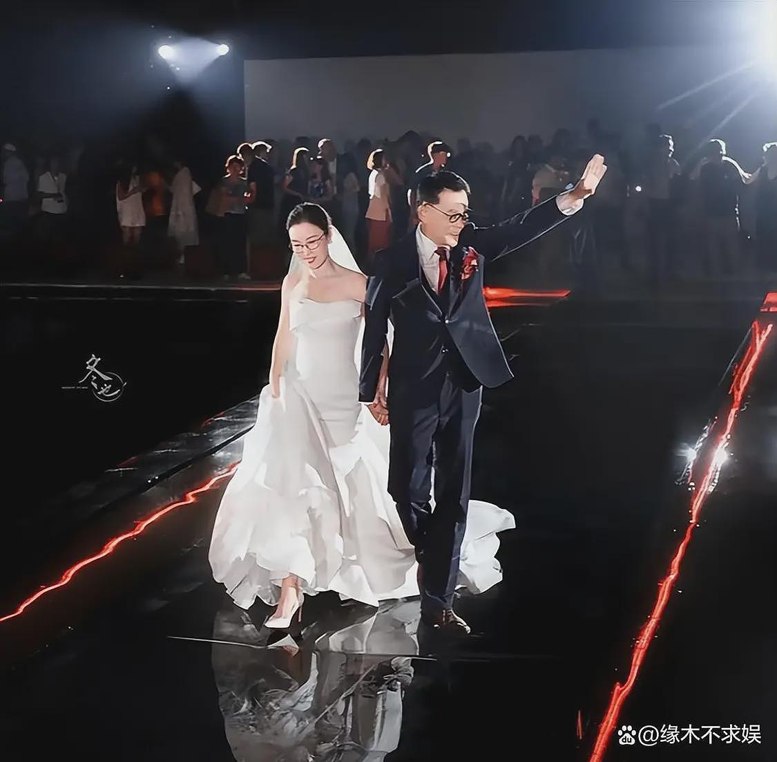 张丹红朋友圈曝光，婚礼上首谈家庭变故，回应为何3婚嫁给李国庆（组图） - 12