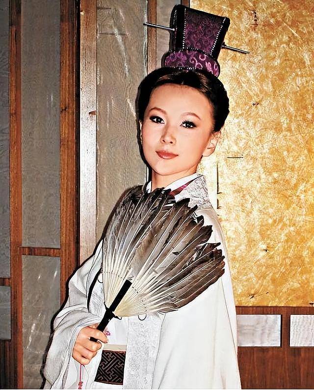 嫁豪门女星晒富贵生活越住越豪，自称诸葛亮后人（组图） - 4