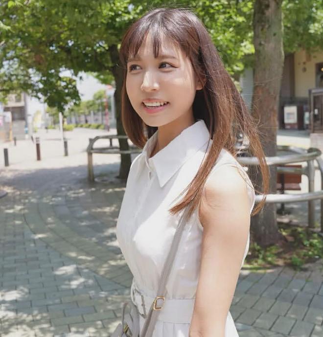 【美女】女艺人长相甜美，曲线优美，肤白水嫩十分诱人，这谁顶得住啊（组图） - 3