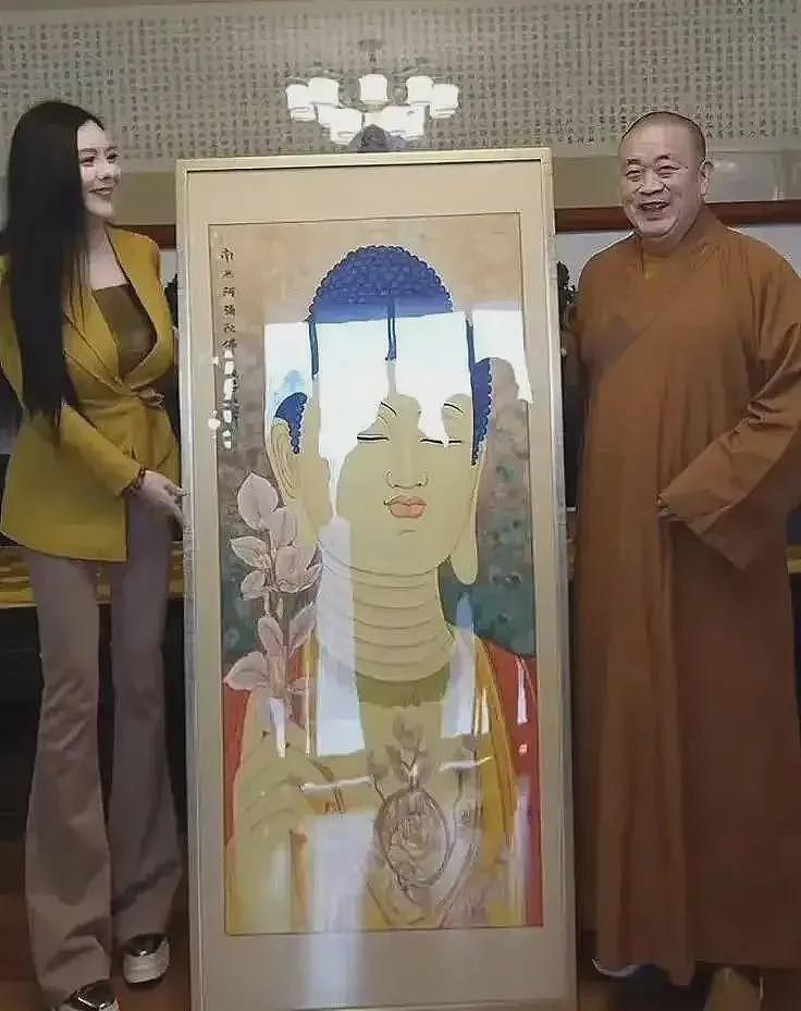 释永信的关门弟子关琪，身材火辣，范曾亲自为她的画作题字（组图） - 2