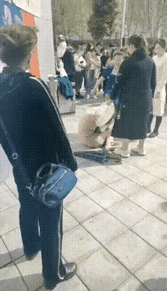 长沙女子街头拉横幅，感谢闺蜜“服务”老公5年！抓奸照疯传（组图） - 18