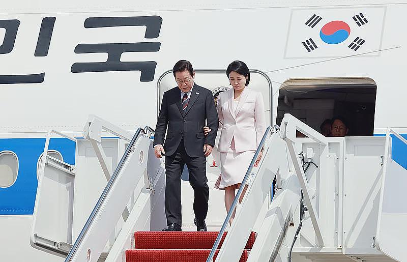 美国为这3500亿美元威胁：不签字画押，别见特朗普（图） - 1