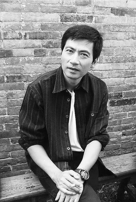 出道36年不温不火，老婆却靠一首歌红了35年，如今成春晚常客（组图） - 5