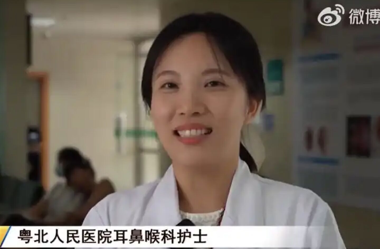 女护士高铁站狂奔！忍痛咬掉穿戴甲救人，陆网大赞：人美心善良（组图） - 3