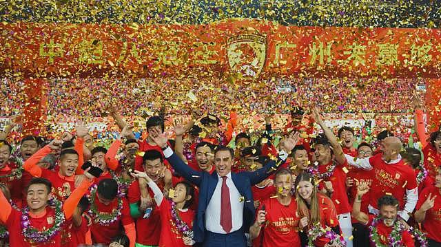 外媒：恒大爆雷近五年后被香港股市摘牌 ，中国楼市跌到底了吗（组图） - 2