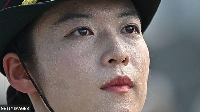 反日色彩太浓？日政府据报呼吁欧亚国家避免参加中国九三阅兵，网友吵翻（组图） - 3