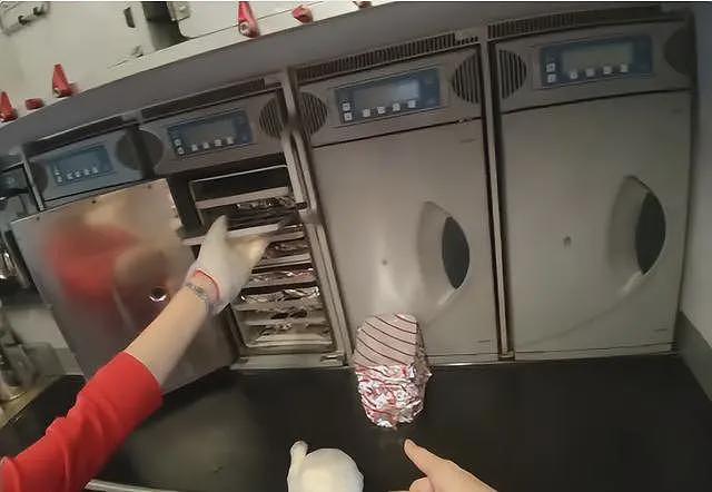 飞机上乘客摆餐被拒后续：飞3天投诉3人，真实意图曝光，更多乘务员爆料（组图） - 7