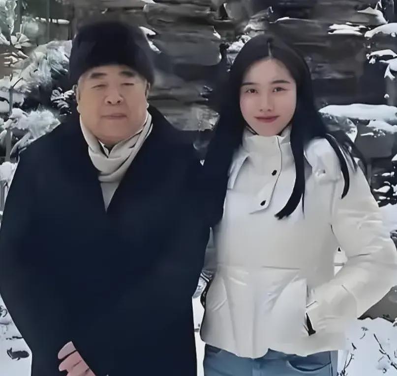 范曾好友透露内斗原因，继子继承北京房产，晒全家福挑衅亲女儿（组图） - 12