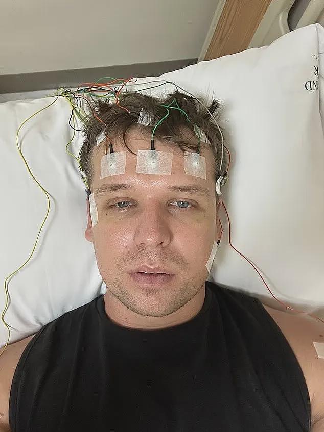 连续2年睡不着觉，全麻都麻不倒？这小哥一次加班之后，生活彻底乱套了（组图） - 5