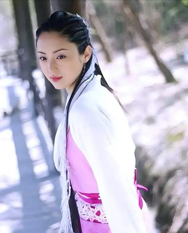 被群嘲的董璇,年轻时到底多美?出道22年10部经典作品,颜值几变(组图) - 15