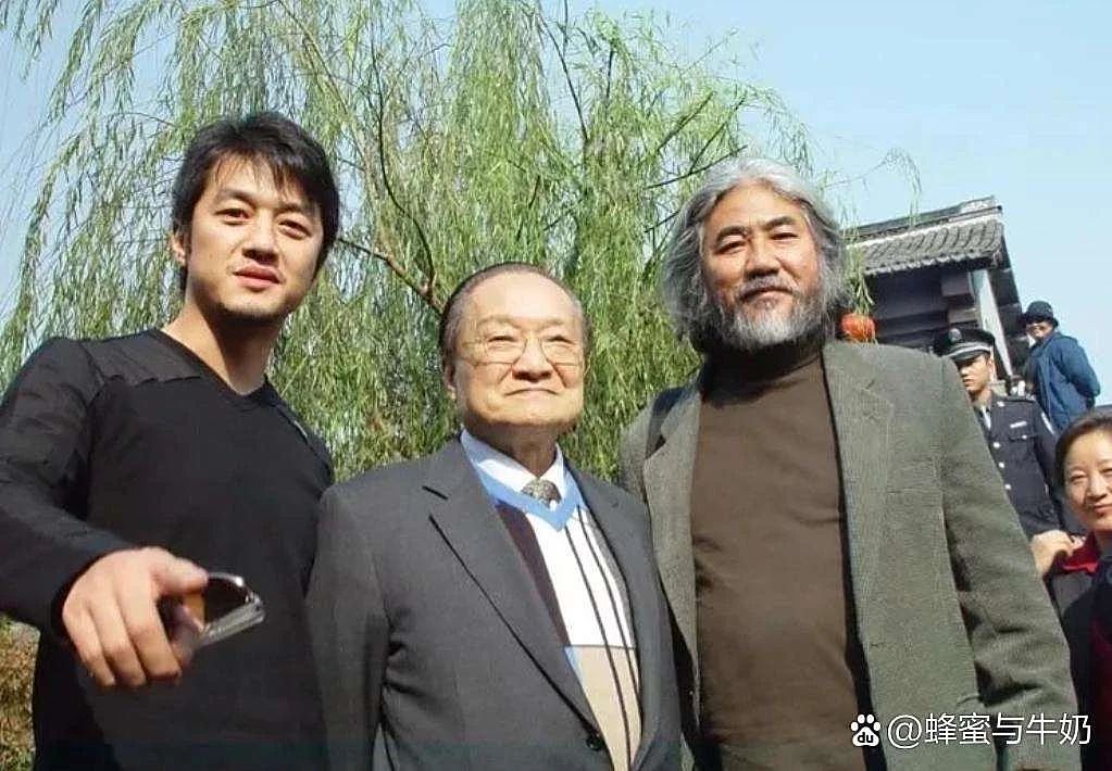 娱乐圈“爷孙恋”爆雷：相差50岁，钱也，色也（组图） - 5