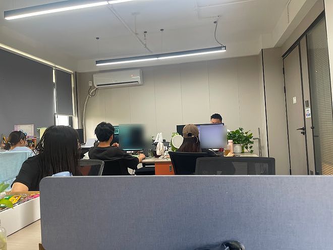 男子开“假装上班”公司：季付450元/月，租客没人是失业者（组图） - 3