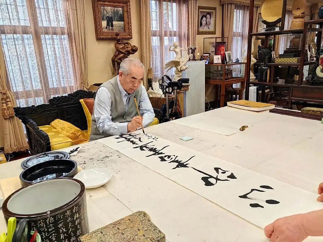 娱乐圈“爷孙恋”爆雷：相差50岁，钱也，色也（组图） - 22