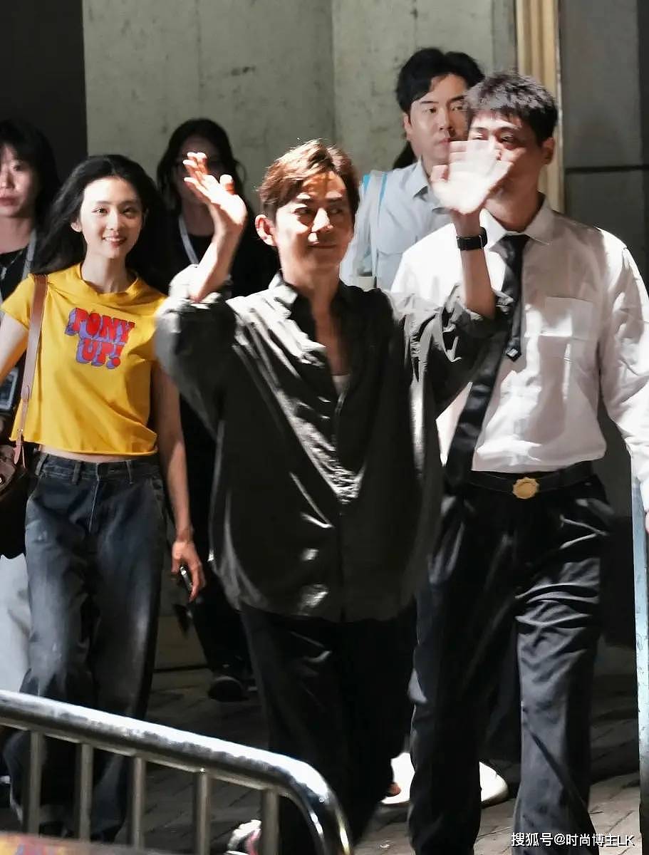 19岁黄多多美上热搜!气质比亲妈孙莉更胜一筹(组图) - 8