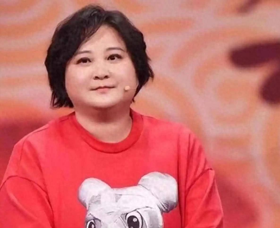 被综艺“开除“，消失1年后，贾玲官宣喜讯全网恭喜（组图） - 1