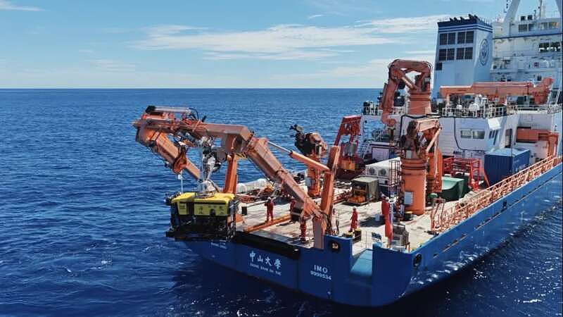 6000米级！中国深海无人潜水器成功海试（组图） - 2