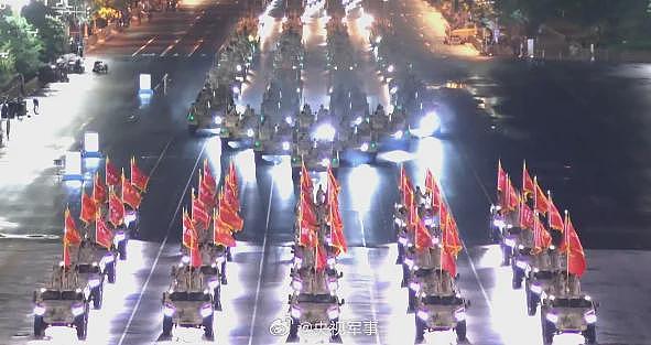 中国九三阅兵最后一次夜间演练画面公布(组图) - 7