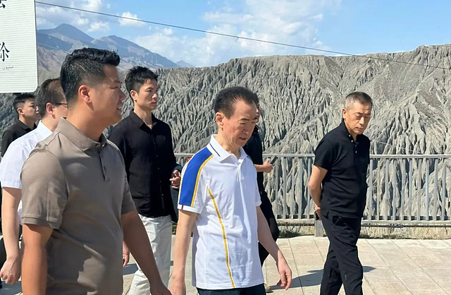 王健林现身,瘦成“皮包骨”,判若两人(组图) - 3
