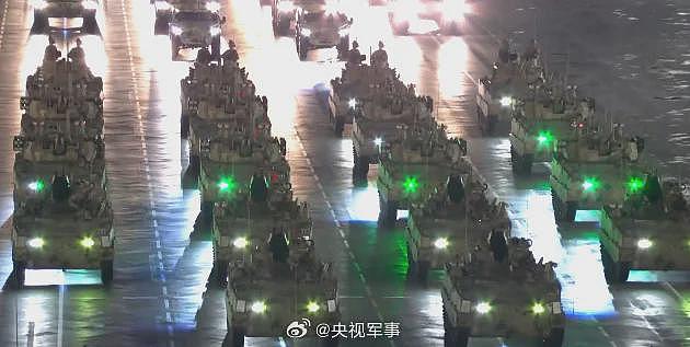 中国九三阅兵最后一次夜间演练画面公布(组图) - 9