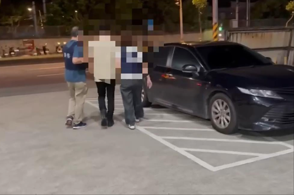 台湾高雄16枪狙杀案:疑争毒品地盘,杀手变装烧车(视频/组图) - 2