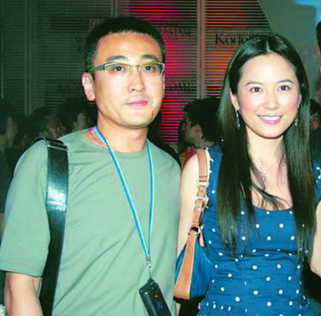 俞飞鸿自曝 20 年不婚真相：身边男人不是丈夫，却陪她抵押房产（组图） - 1