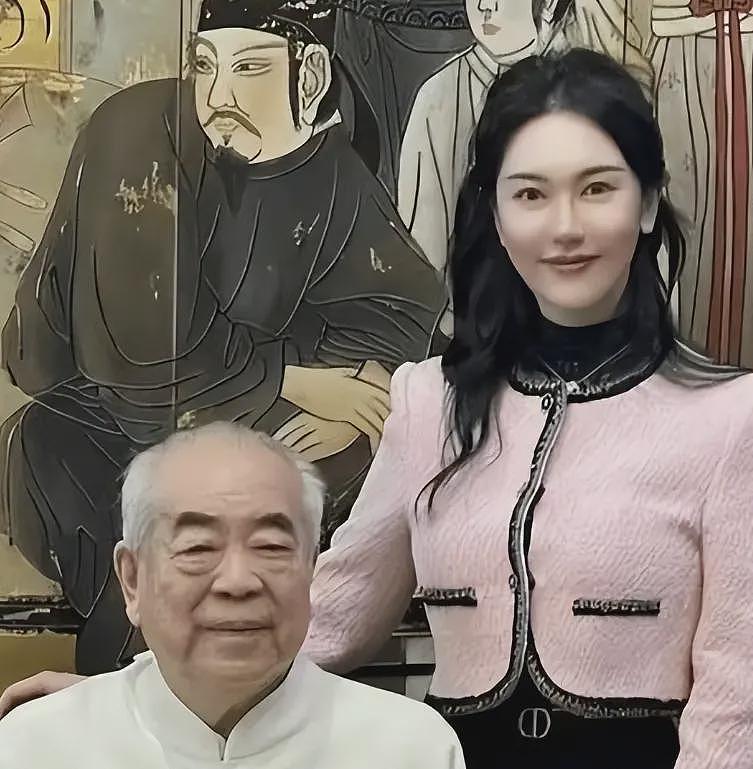 范曾好友透露内斗原因，继子继承北京房产，晒全家福挑衅亲女儿（组图） - 9