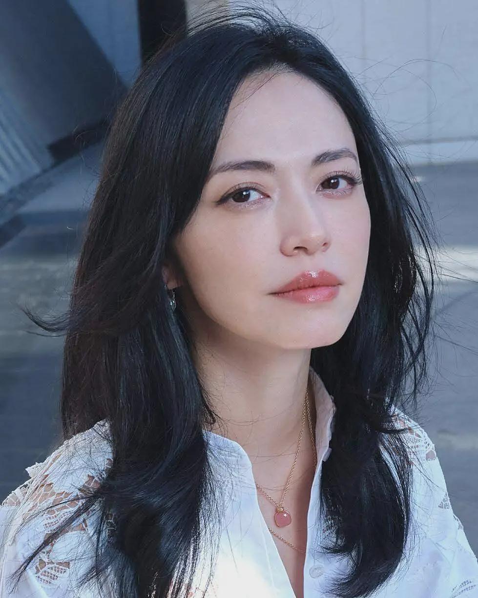 河北家暴事件小三更多生活照曝光，长相一般身份不凡，演员姚晨发声（组图） - 12