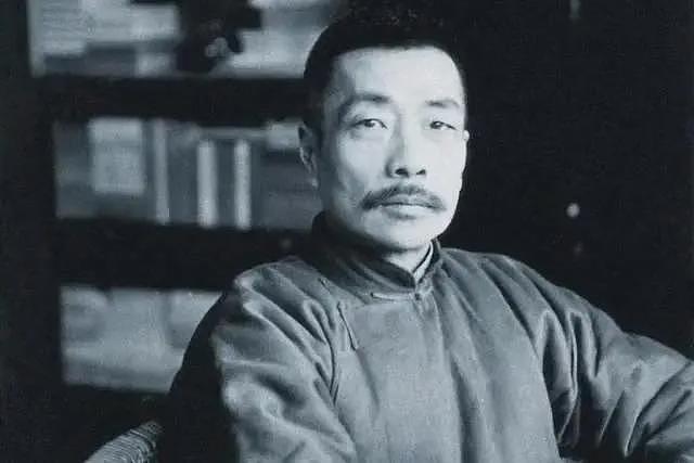 “给先生点烟”打卡照走红后，鲁迅夹烟墙画被投诉，馆方回应（组图） - 12